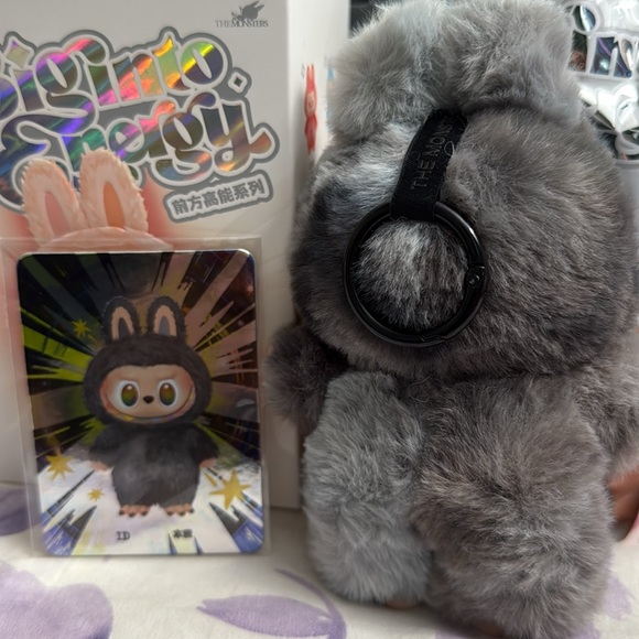 COPY - LABUBU BIG INTO ENERGY SERIES BIE ✨SECRET✨ - Picture 7 of 7